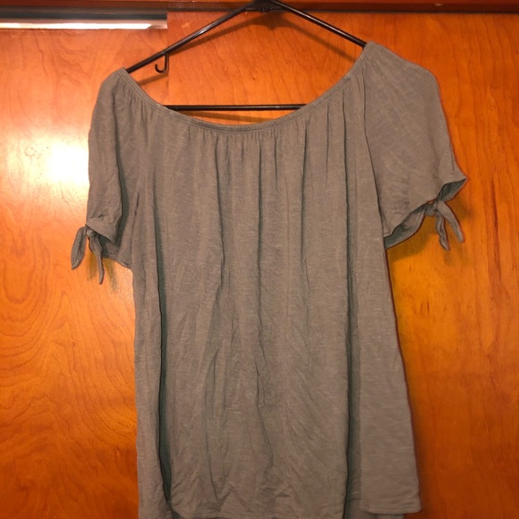 Off the shoulders teeshirt - Picture 3 of 4